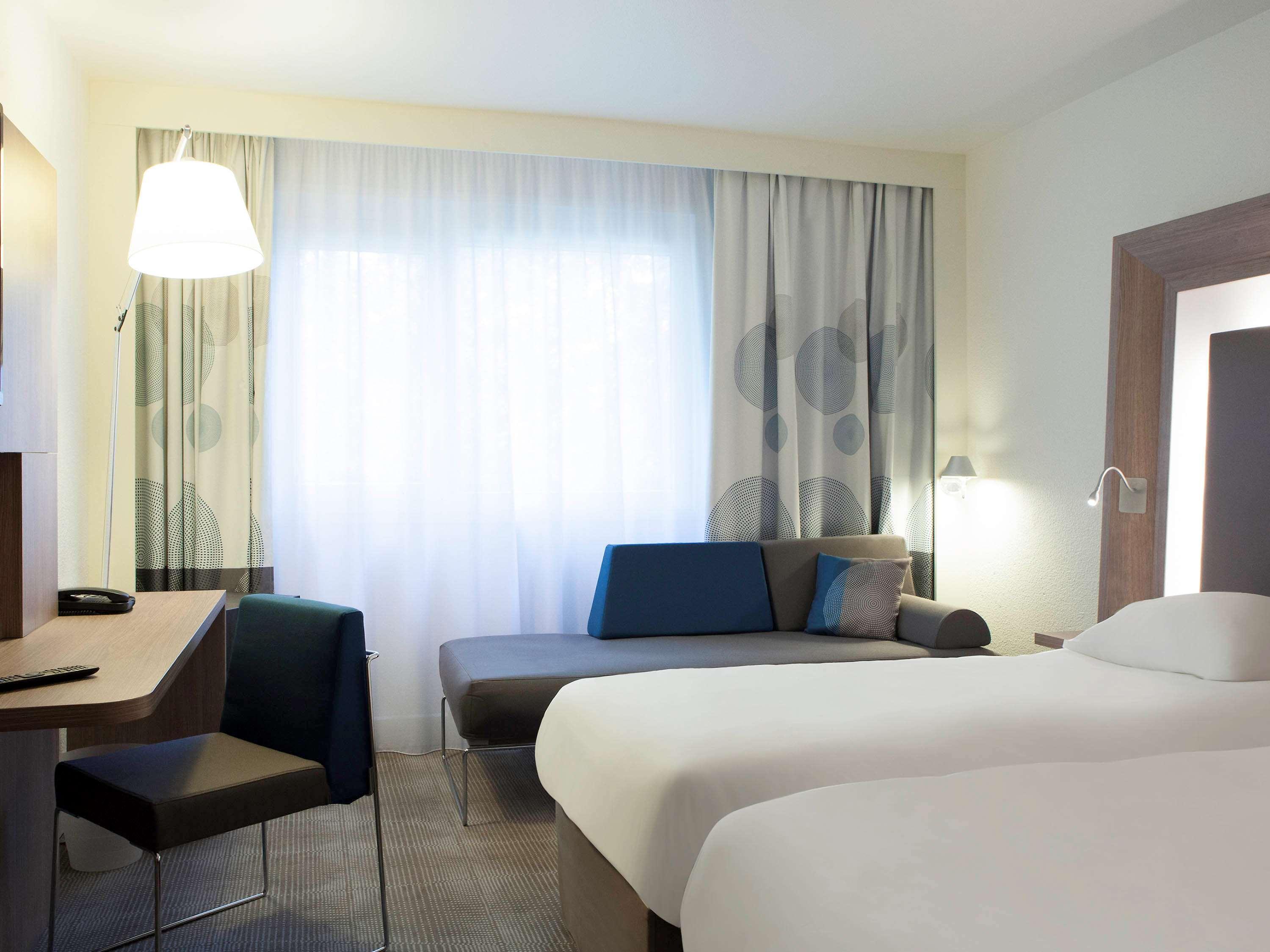 Novotel Fontainebleau Ury Екстериор снимка