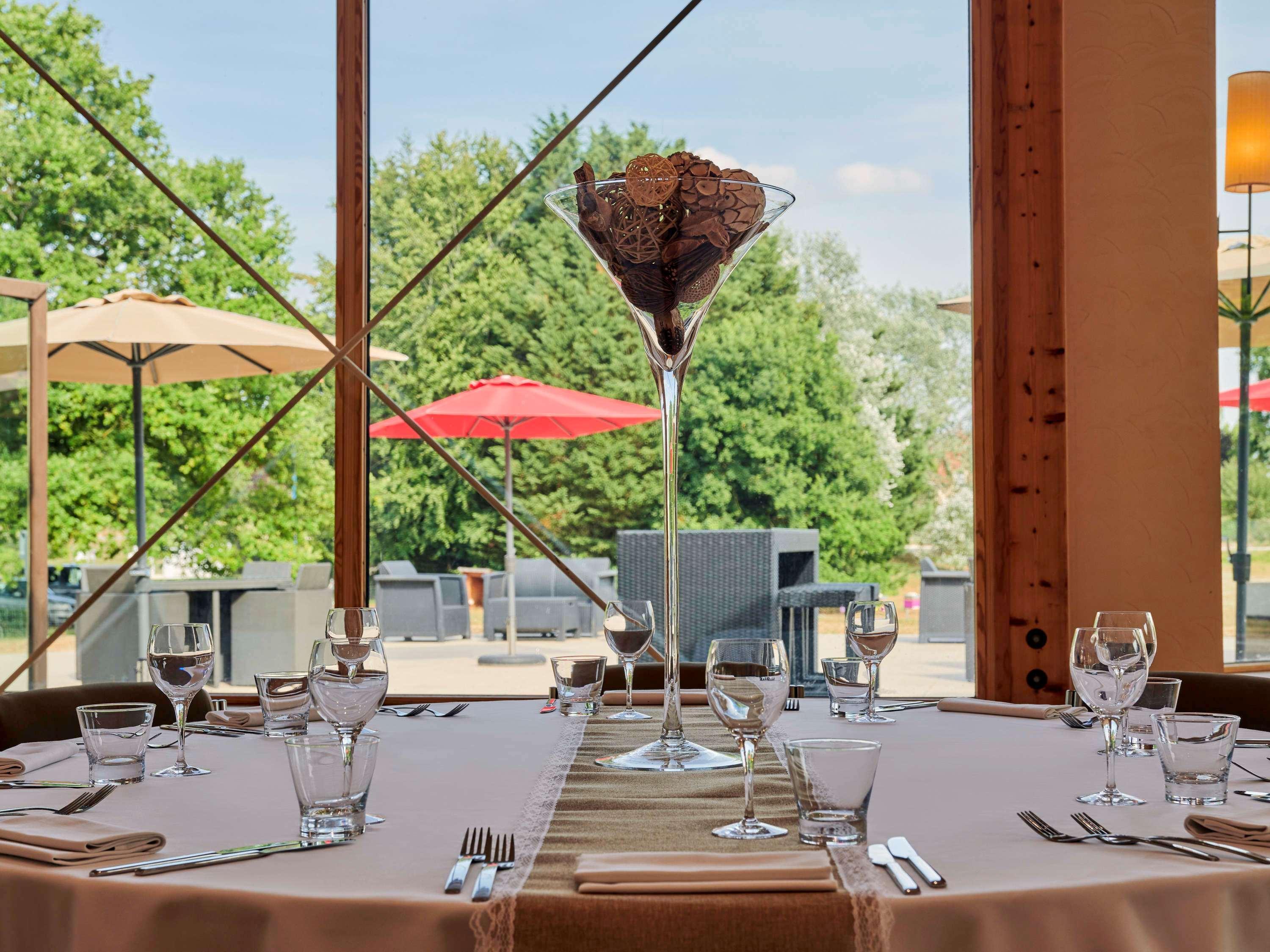 Novotel Fontainebleau Ury Екстериор снимка