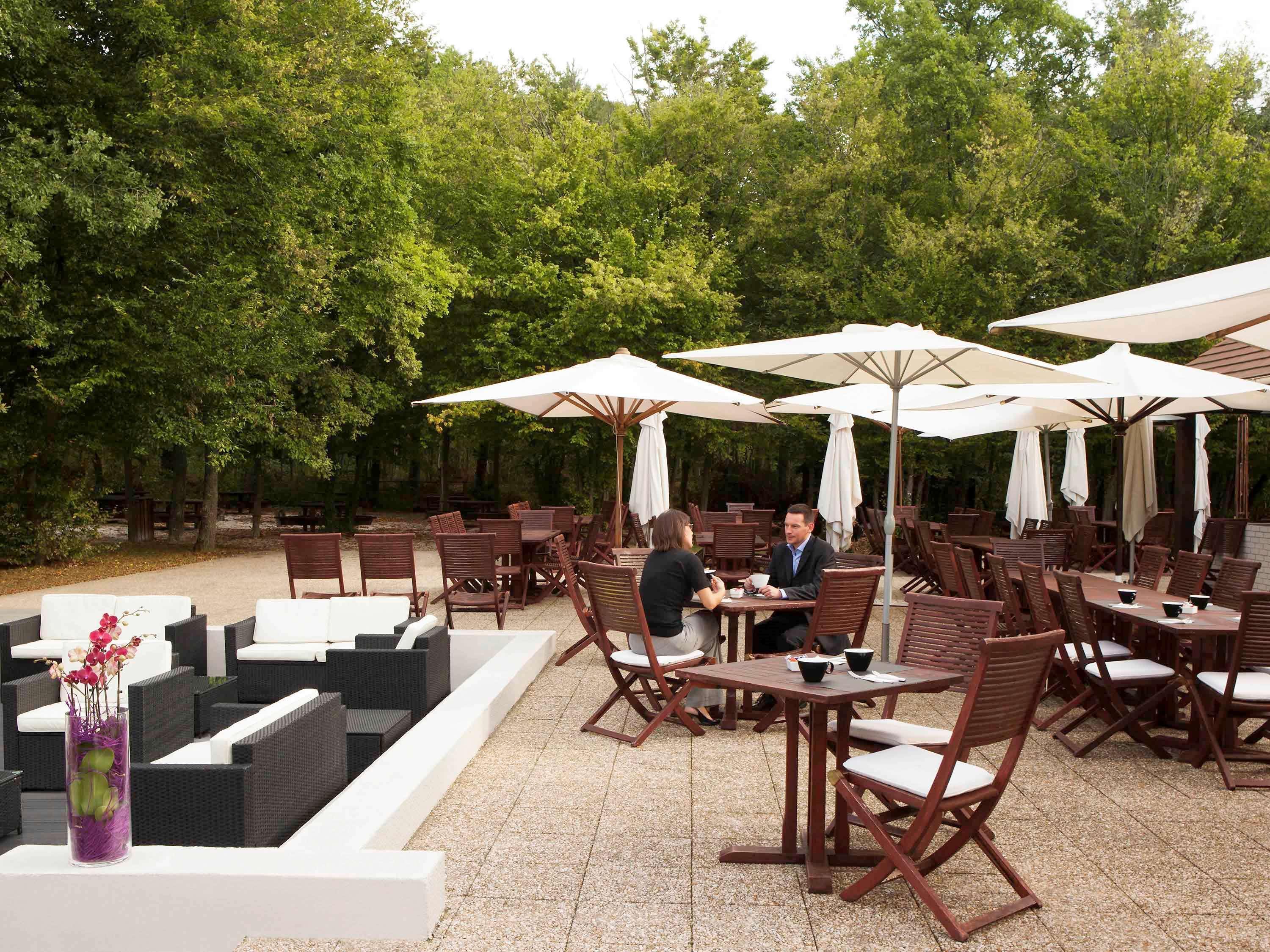 Novotel Fontainebleau Ury Екстериор снимка