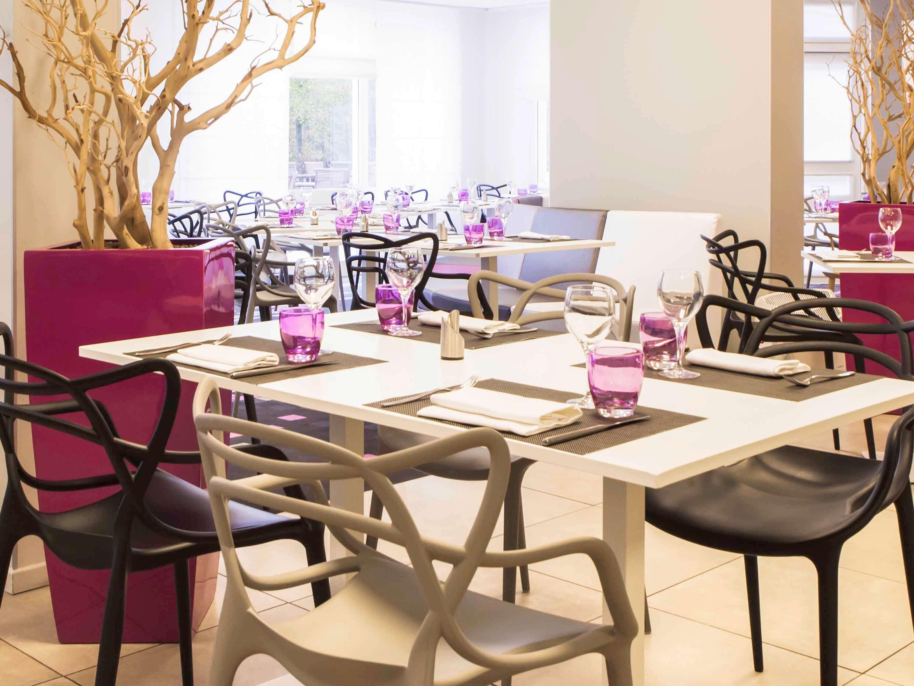 Novotel Fontainebleau Ury Екстериор снимка