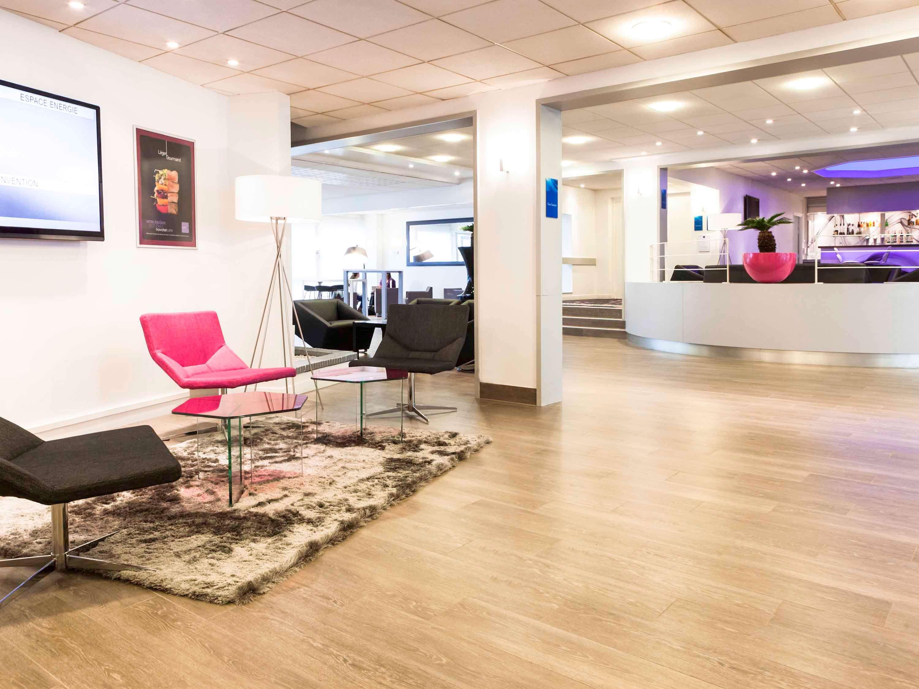 Novotel Fontainebleau Ury Екстериор снимка