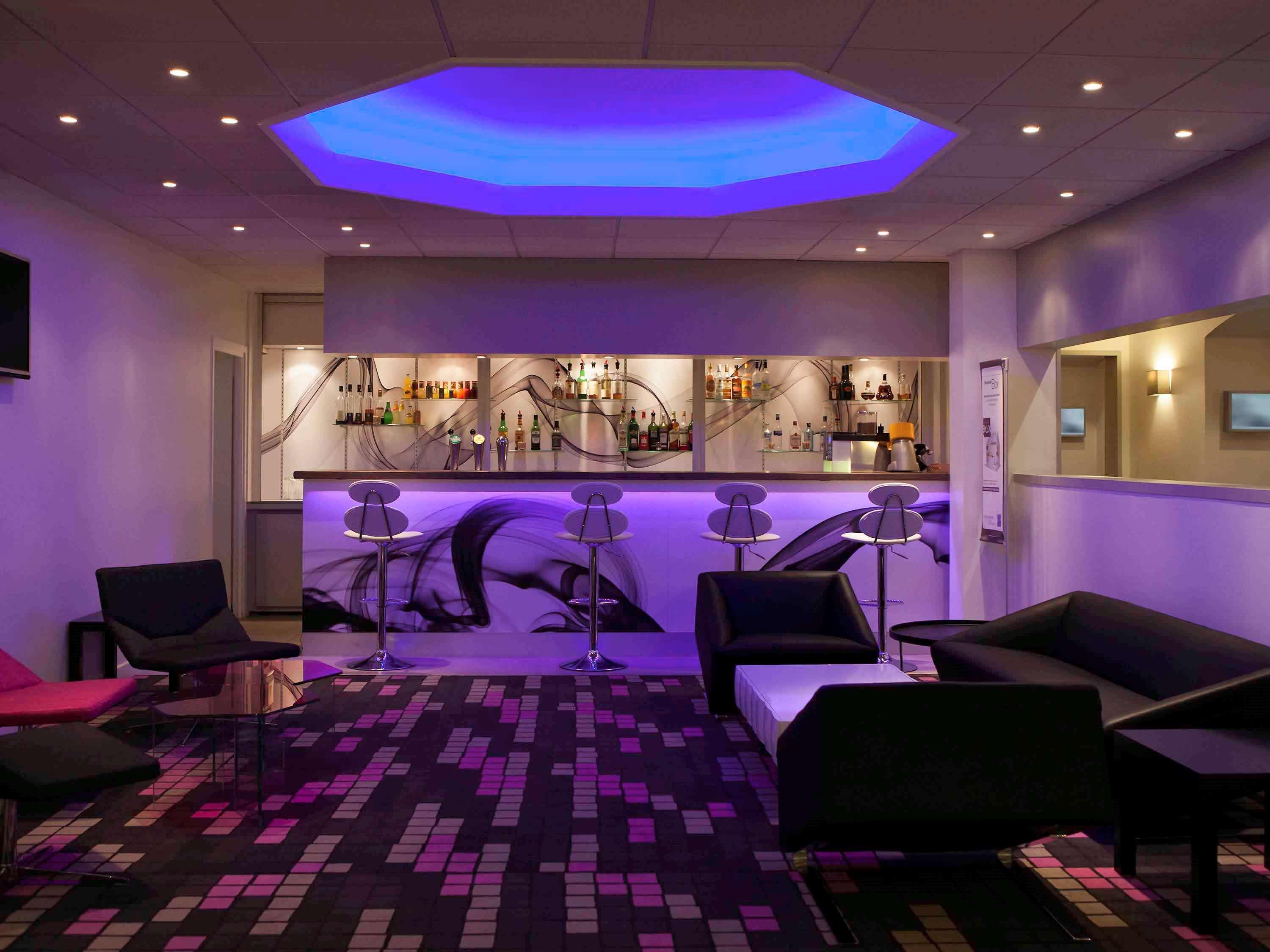 Novotel Fontainebleau Ury Екстериор снимка