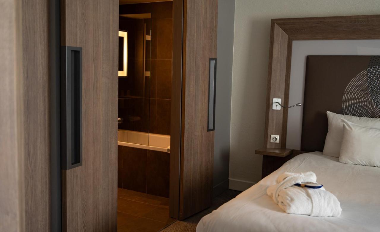 Novotel Fontainebleau Ury Екстериор снимка