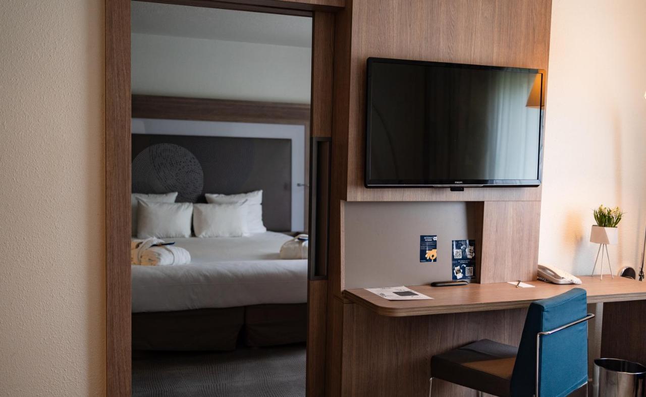 Novotel Fontainebleau Ury Екстериор снимка