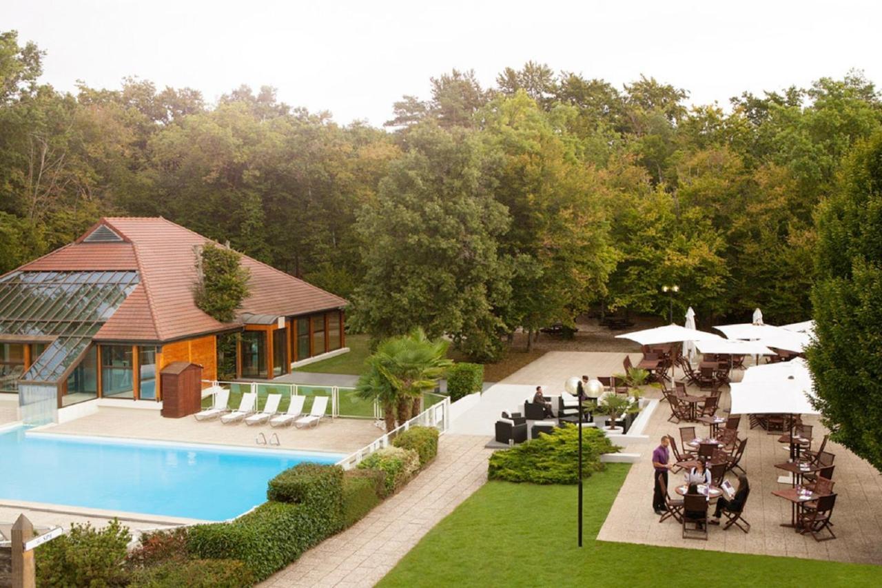 Novotel Fontainebleau Ury Екстериор снимка